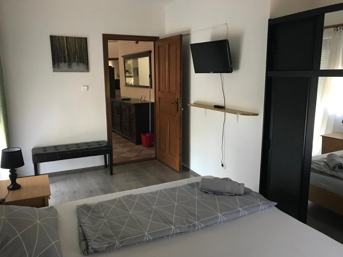 Márta Apartman Balatonalmádi Exterior foto