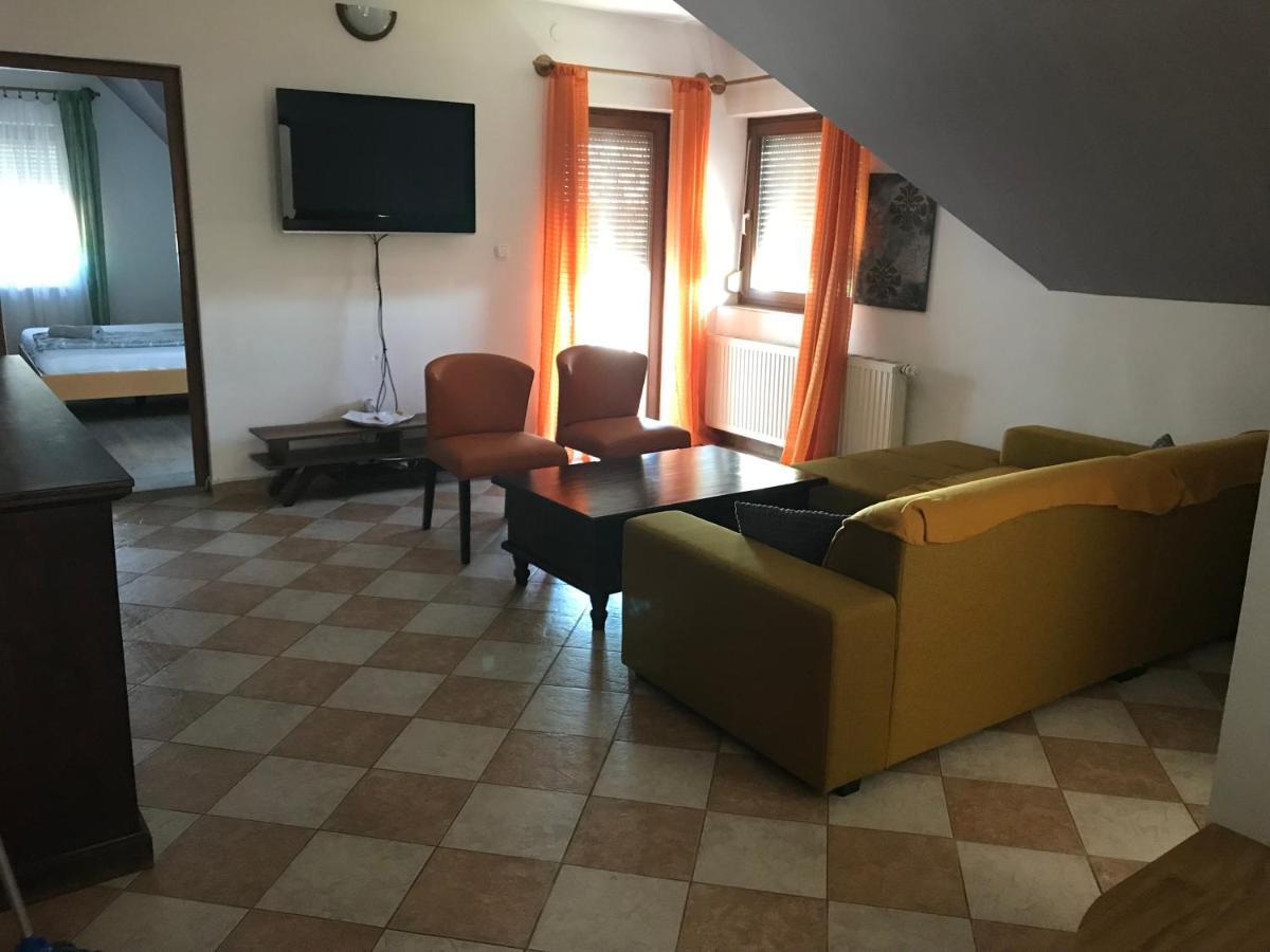 Márta Apartman Balatonalmádi Exterior foto