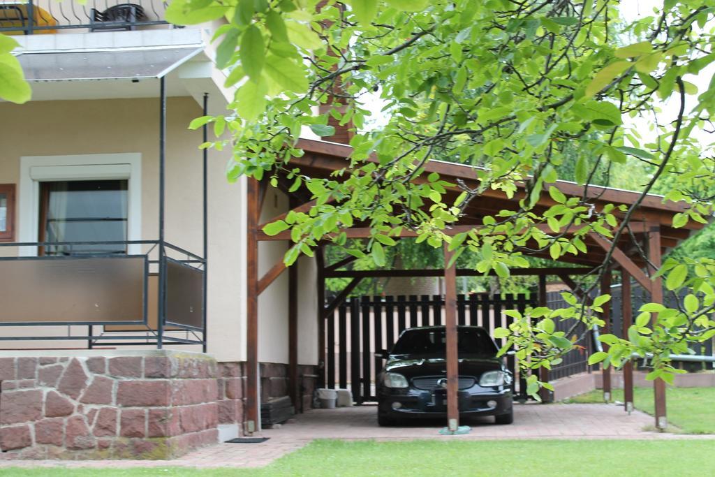 Márta Apartman Balatonalmádi Exterior foto